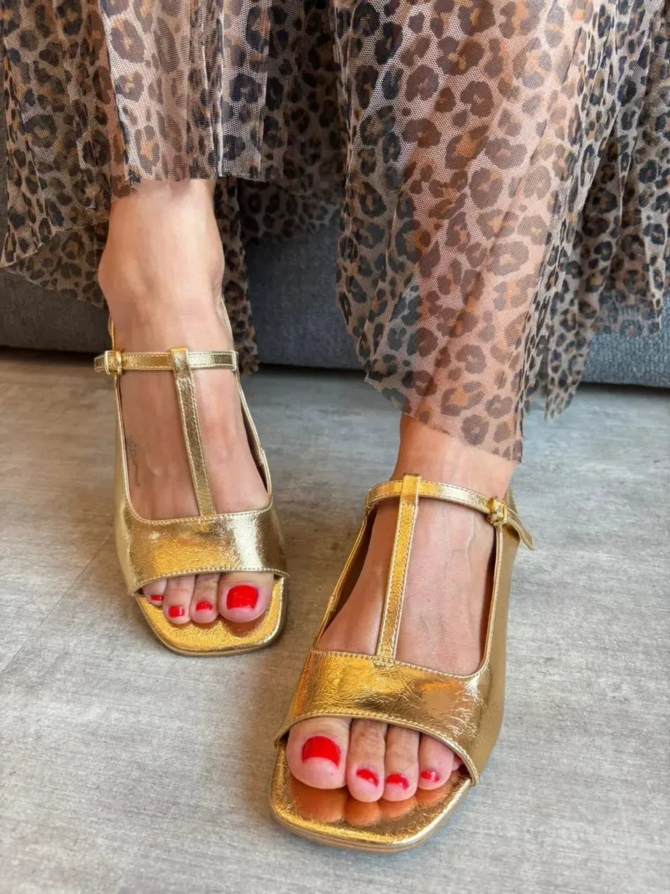 Rasteira Capri Dourada