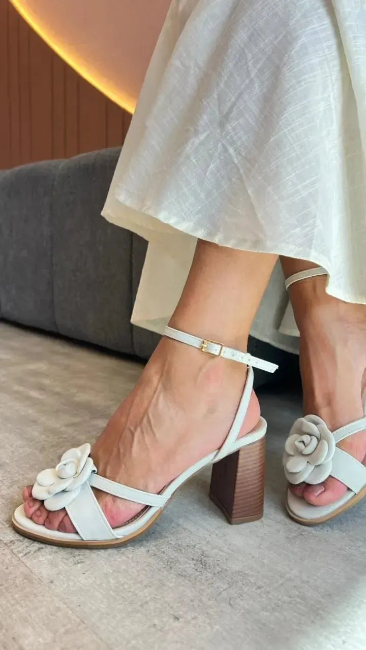 Sandália Flower Off White