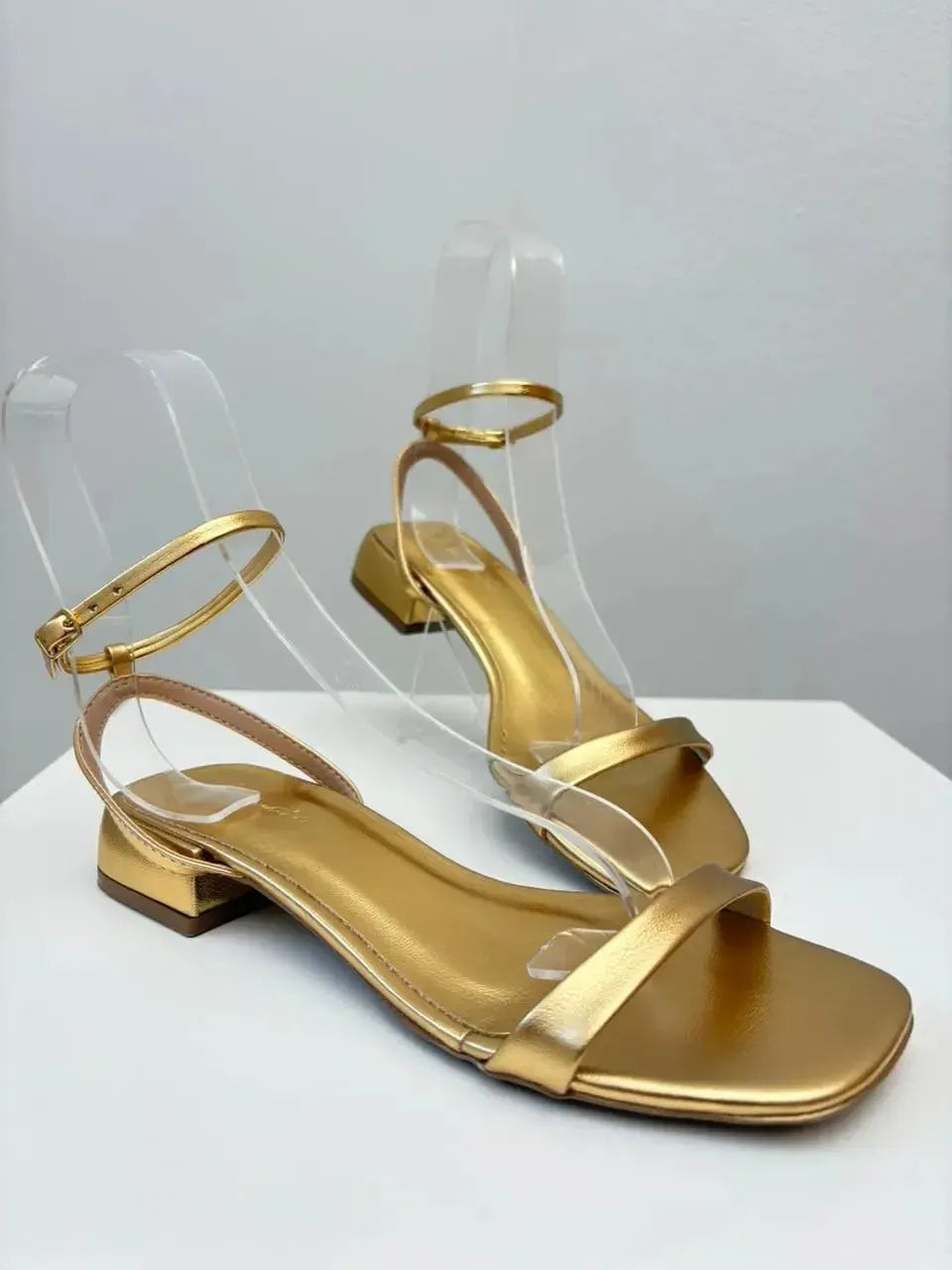 Sandália Maju, Ouro Light