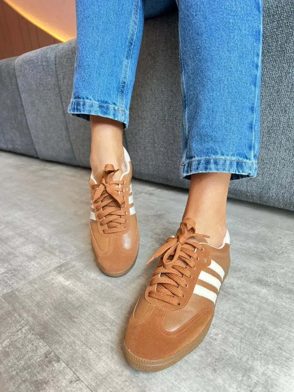 Tênis em Couro Slim Caramelo