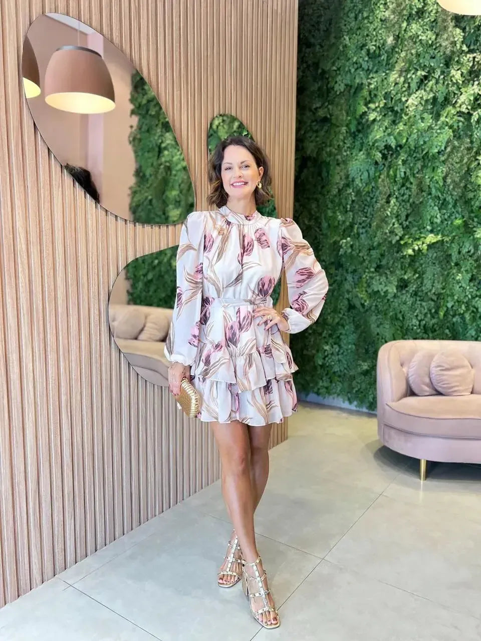 Vestido em Chiffon Curto estampado , Floral Rosa