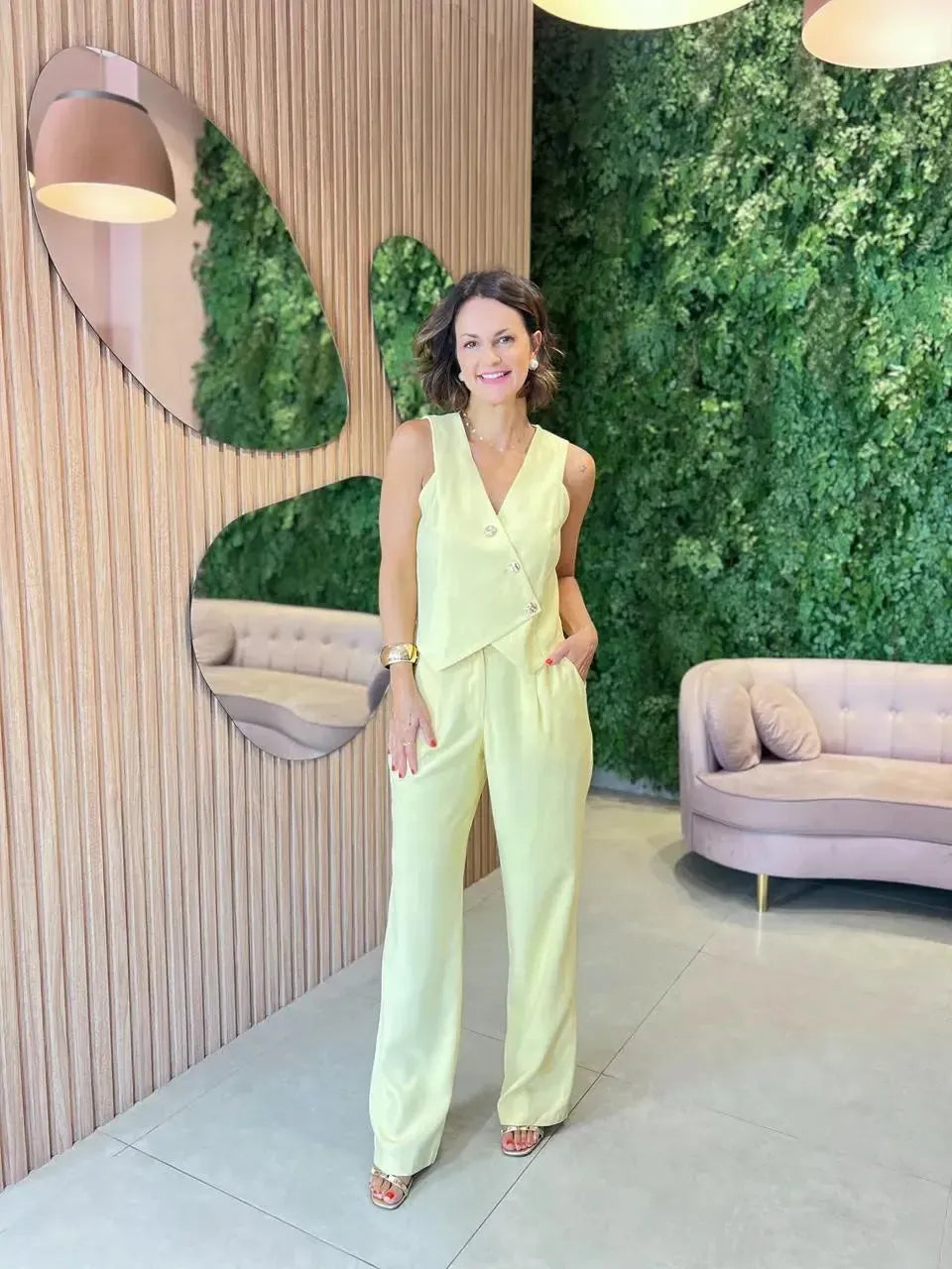 Conjunto Calça Reta + Colete Assimétrico, Amarelo