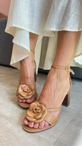 Sandália Flower Caramelo