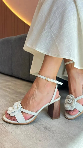 Sandália Flower Off White