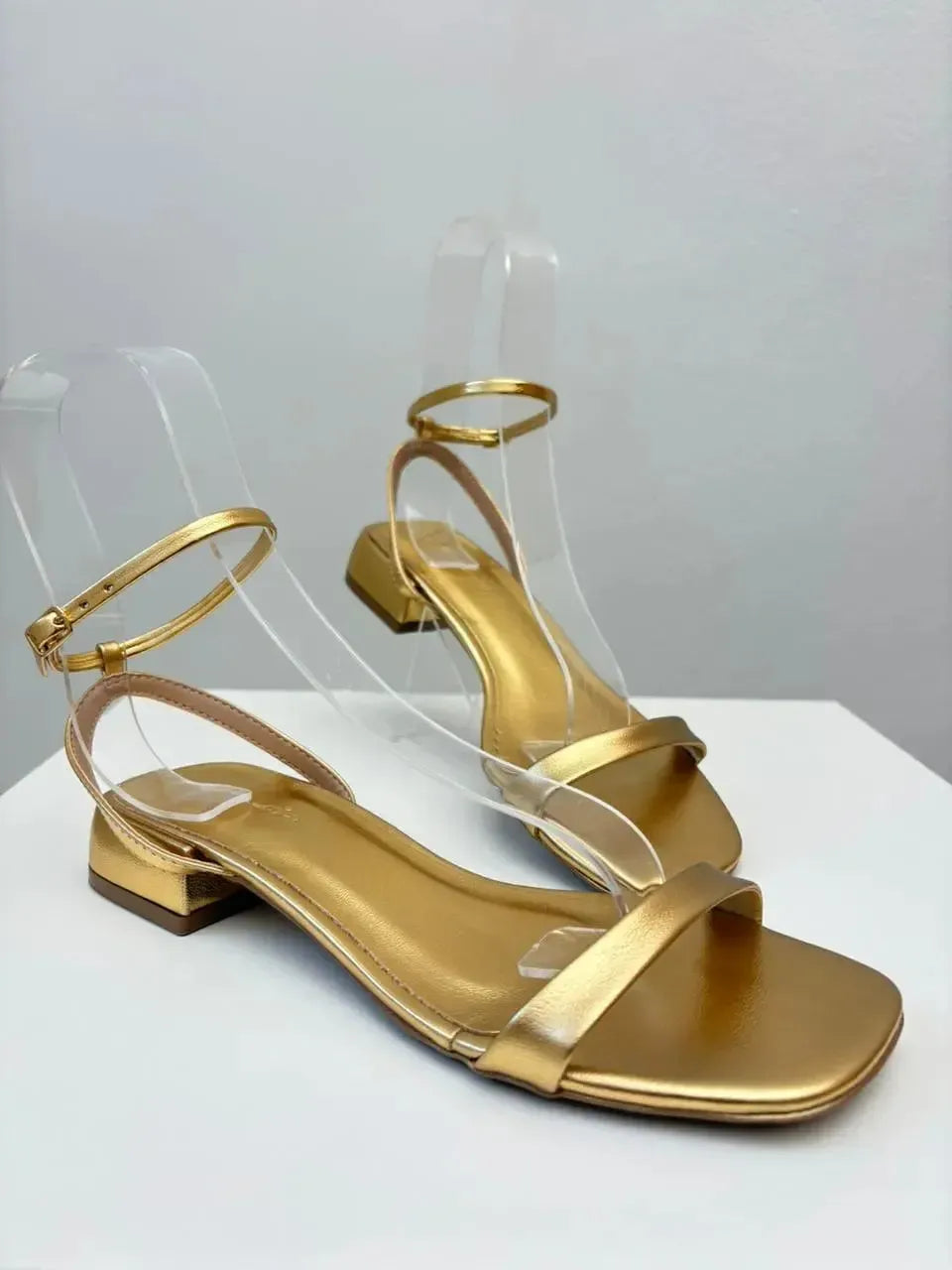 Sandália Maju, Ouro Light