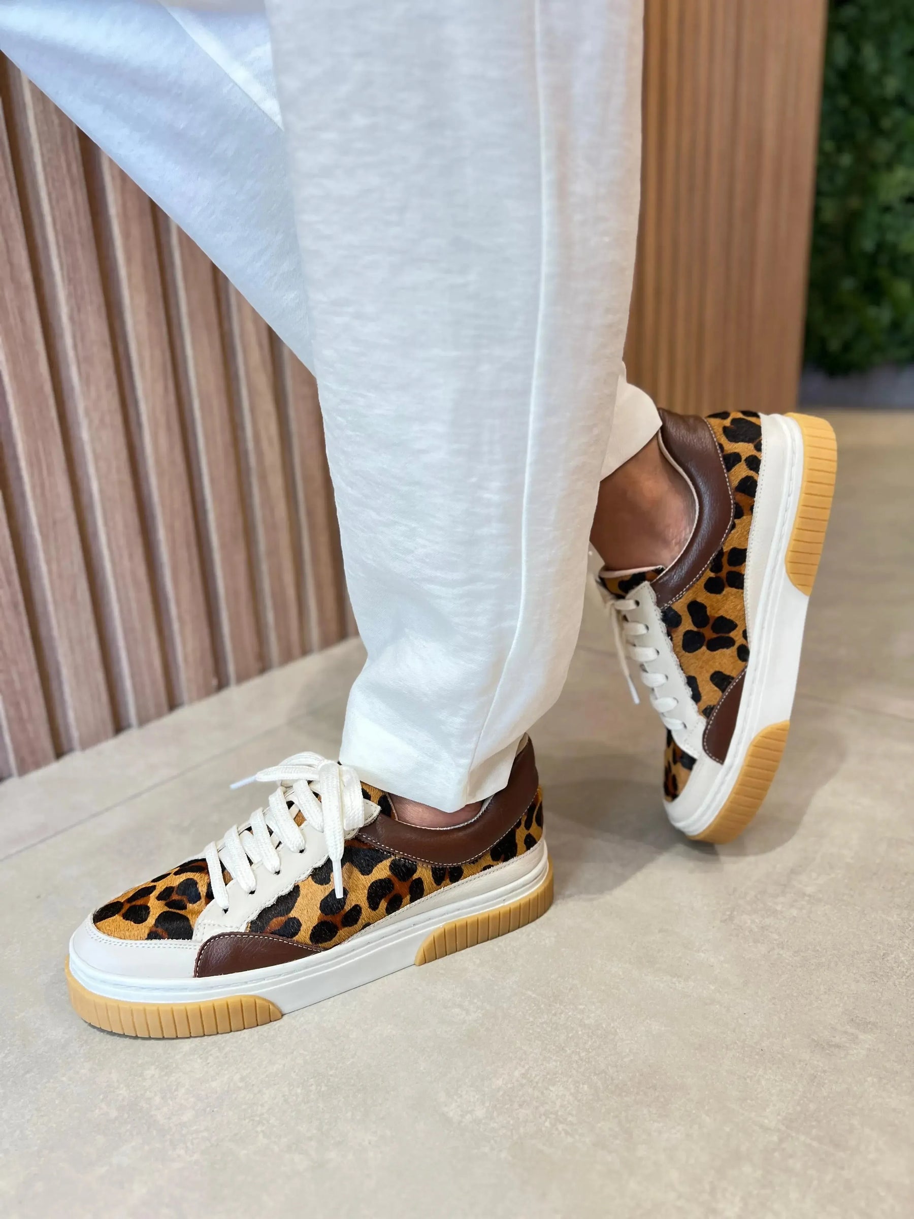 Tênis Fly em Couro Animal Print