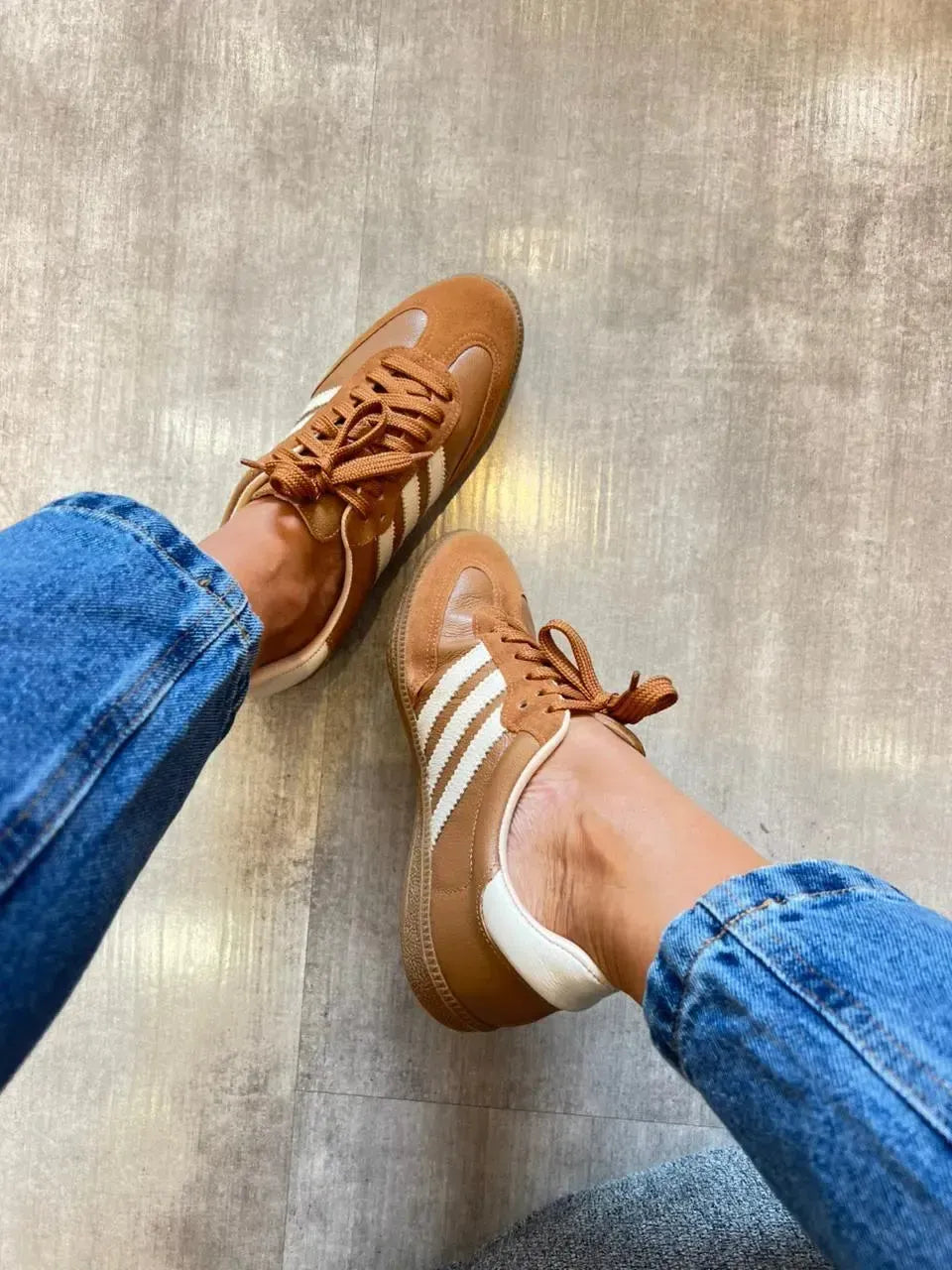 Tênis em Couro Slim Caramelo