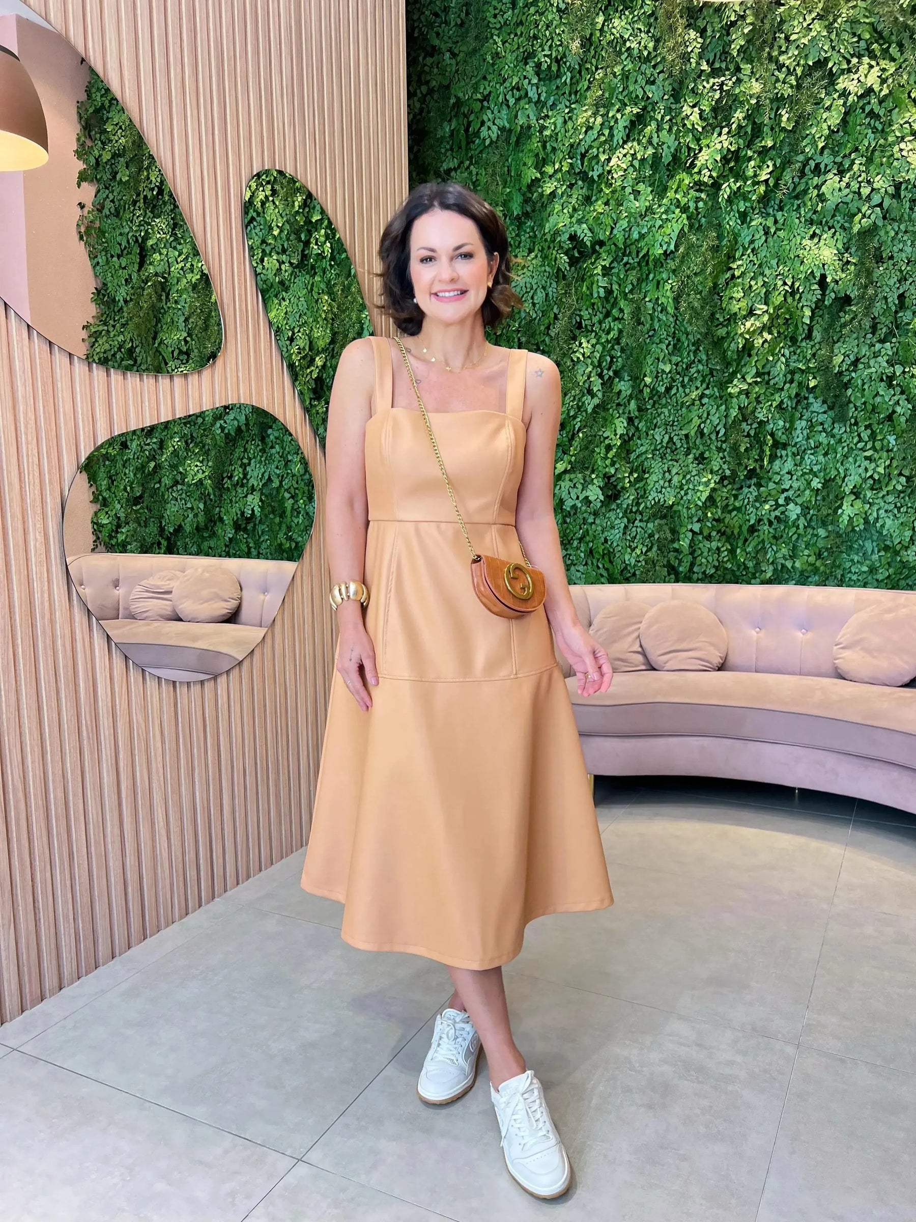 Vestido Alcinha em Couro Eco, Bege