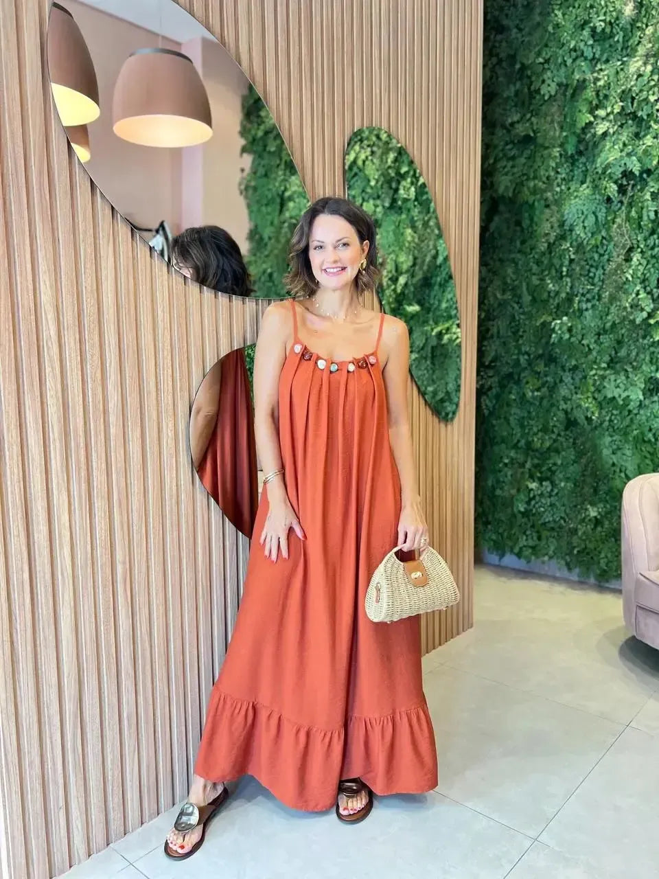 Vestido Longo Amplo com Detalhe na Gola, Terracota